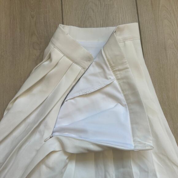 White pleated monogram M high waisted mini skirt small - Picture 3 of 4